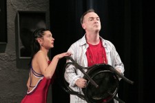 у виставі Її шалені чоловіки... 