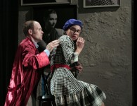 у виставі Її шалені чоловіки... 