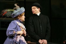 у виставі Як важливо бути серйозним 