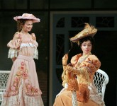 у виставі Як важливо бути серйозним 