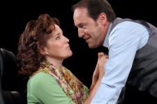 у виставі Жінка та чиновник 