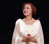 у виставі Шлюби укладаються на небесах 