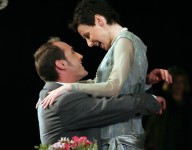 у виставі Пані міністерша 