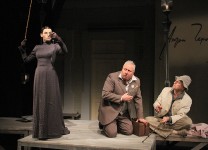 у виставі Дрібниці життя 