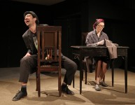 у виставі Двоє, не враховуючи собаки (Історія собаки) 