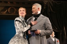 у виставі Нахлібник 