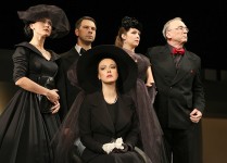 у виставі Оголена зі скрипкою 