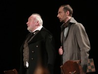 у виставі Нахлібник 