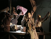 у виставі Добрі люди... 