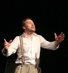 у виставі Пасажир без багажу 