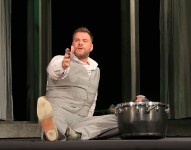 у виставі Вишневий сад 