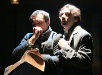 у виставі Добрі люди... 