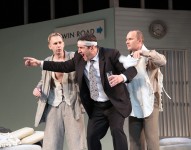 у виставі Занадто одружений таксист 