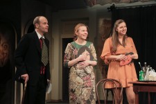 у виставі Святе сімейство 