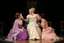 у виставі Тепленьке місце 