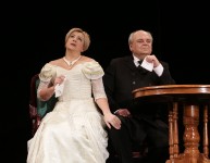 у виставі Тепленьке місце 