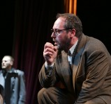 у виставі Фальшива нота 