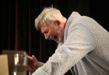 у виставі Фальшива нота 