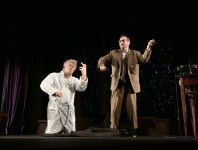 у виставі Фальшива нота 