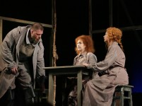 у виставі Каліка з острова Інішмаан 