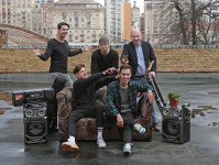 у виставі Молитва за Елвіса 