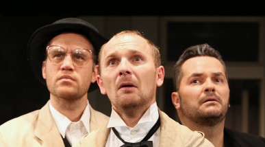 Вітер шумить в тополях